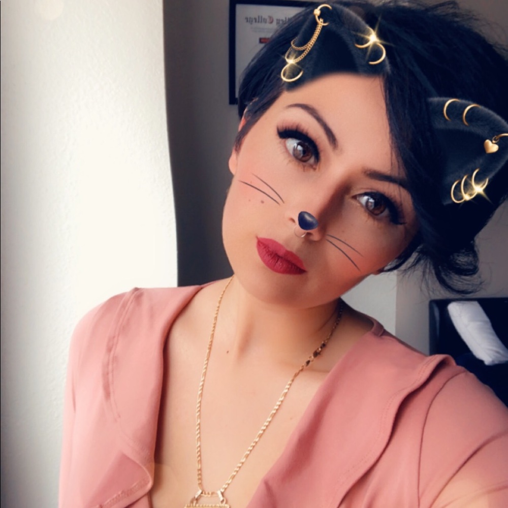 Meet your Posher, Lalaura